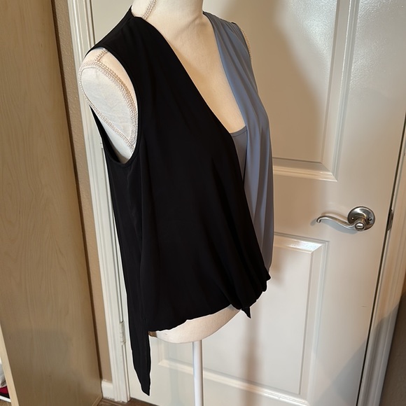 BCBGMAXAZRIA. Formal tank top. Sleeveless. Size - M - Picture 8 of 9